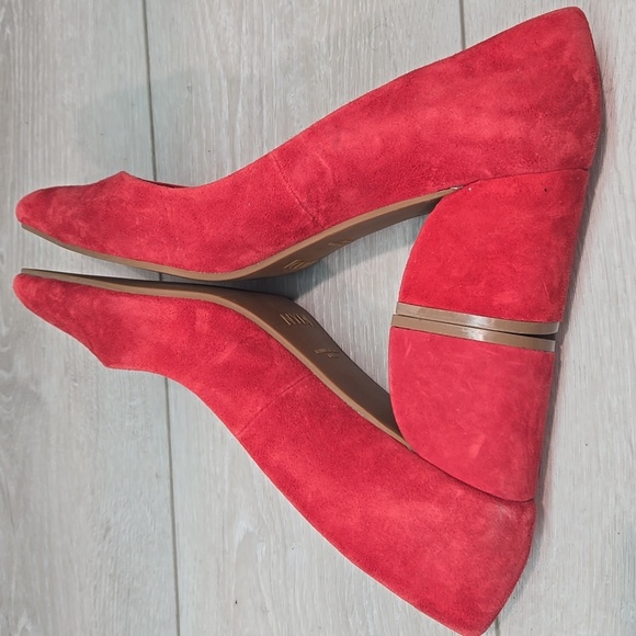 NYDJ Women Solimar Red Block Heel Suede Heels The Pointed Toe Shoes 9M - Picture 7 of 13